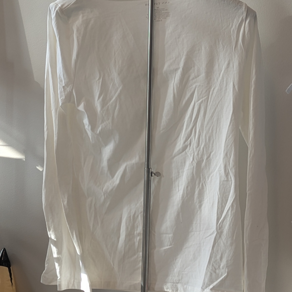 NWT Ann Taylor White Long Sleeve Top - Picture 4 of 4